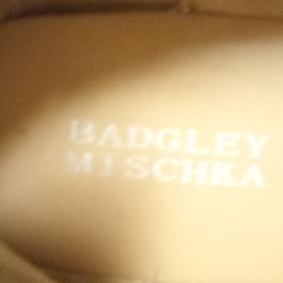 ~Badgley Mischka Blingin flats~ - Picture 3 of 5
